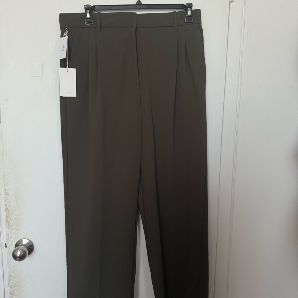 Aritzia/ Wilfred Olive Green Effortless Pants